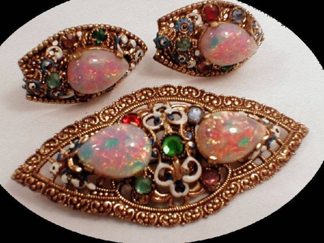 Austro hungarian ENAMEL rhinestone parure