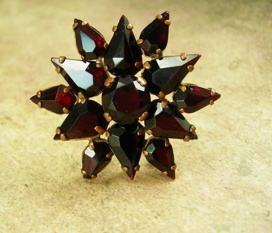 Antique BOHEMIAN GARNET Brooch Cluster star brass teardrop red brass vintage costume jewelry