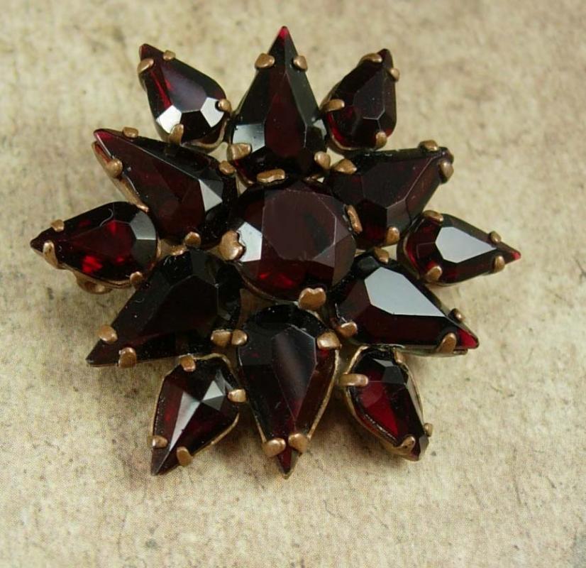 Antique BOHEMIAN GARNET Brooch Cluster star brass teardrop red brass vintage costume jewelry