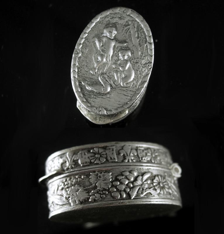Antique Miniature box Silver CHERUB Italy patch Snuff box Italian renaissance Angels wedding ring holder case