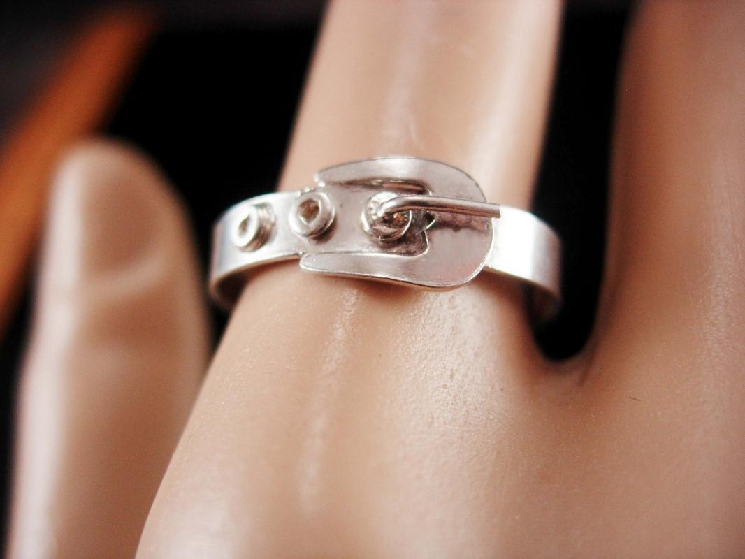 Vintage sterling Victorian Buckle ring Size 7 1/2 silver eternity wedding band promise ring