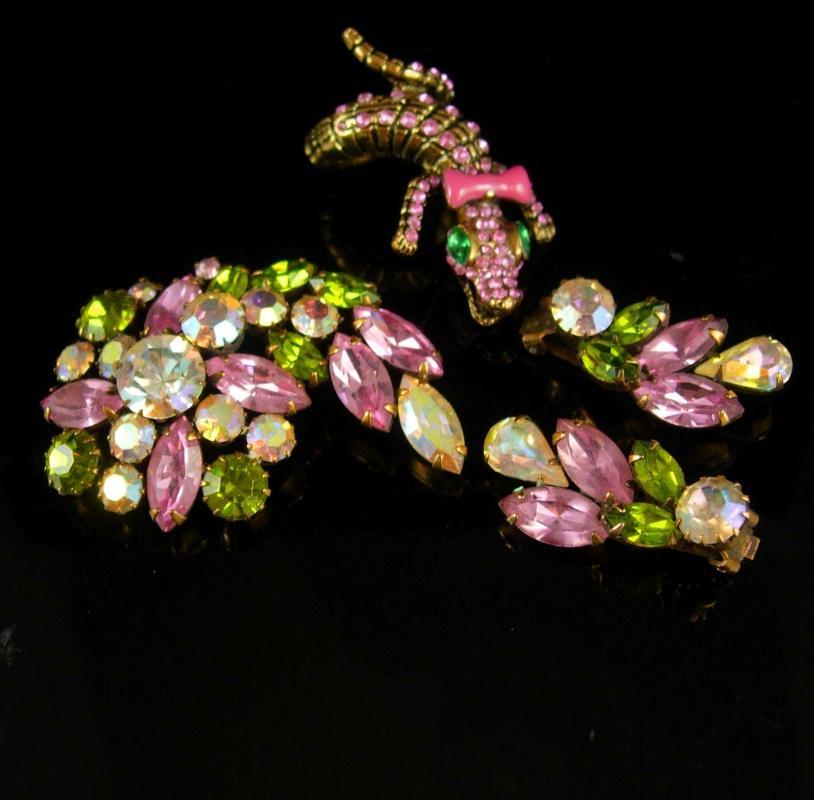 Vintage stunning signed Weiss Brooch earrings & matching lizard ring clip on earrings rhinestones parure