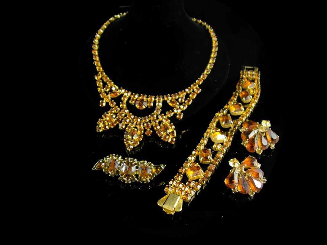 Vintage Rhinestone Parure Weiss bracelet bib choker Brooch Clip earrings layers of yellow topaz glass