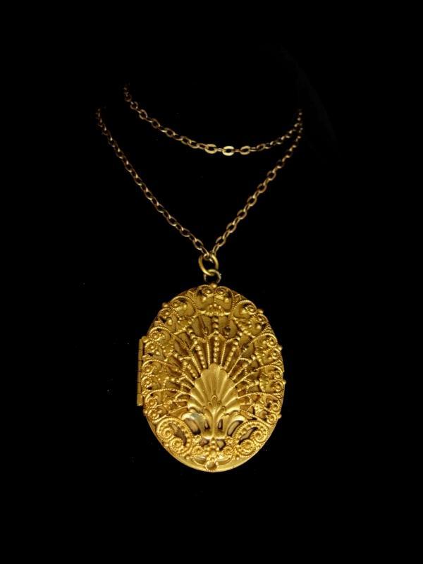 Antique Locket Victorian locket fancy Filigree large keepsake necklace Vintage photos children shell locket