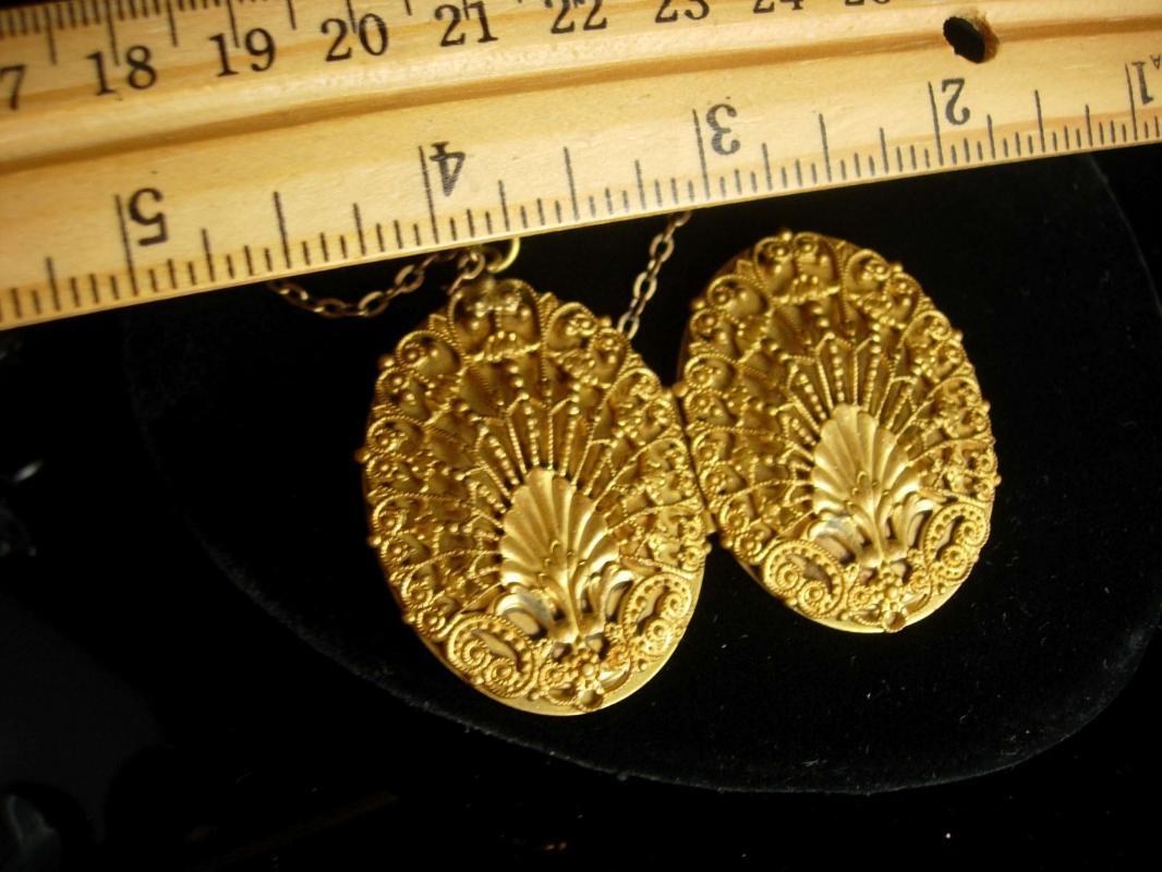 Antique Locket Victorian locket fancy Filigree large keepsake necklace Vintage photos children shell locket
