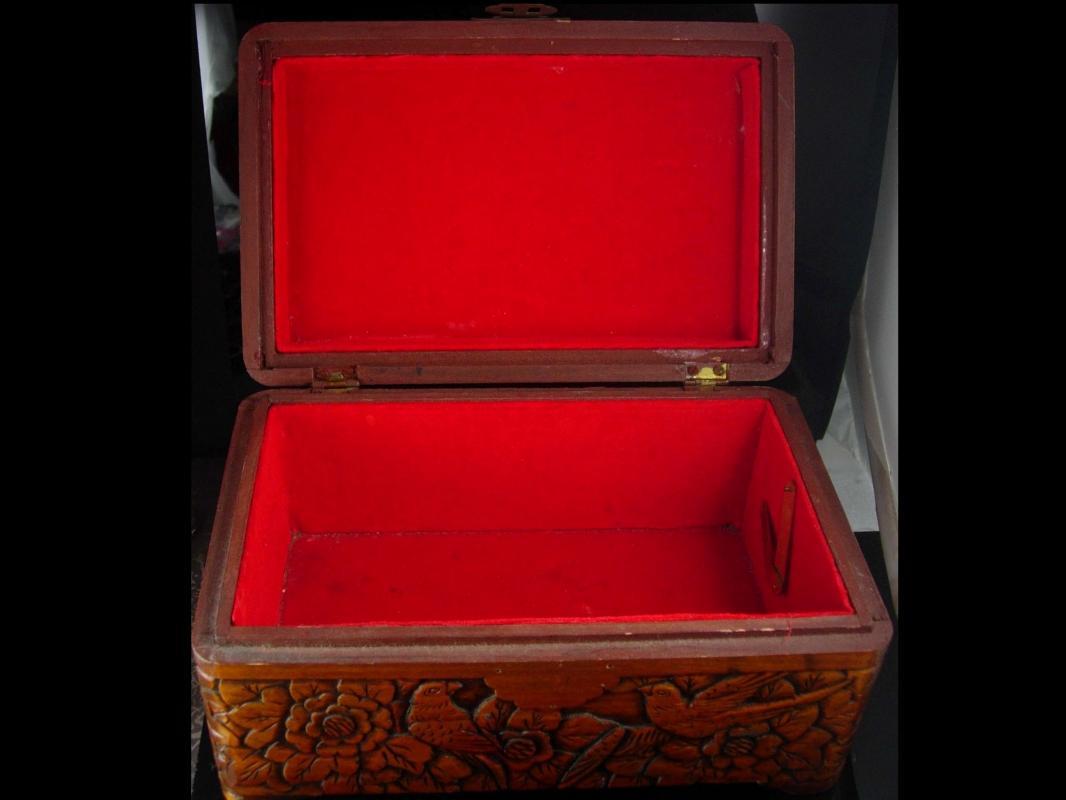 Antique chinese box Victorian carved bird box sweetheart chest ornate baroque carving Trinket jewelry box dresser box heirloom vintage chest