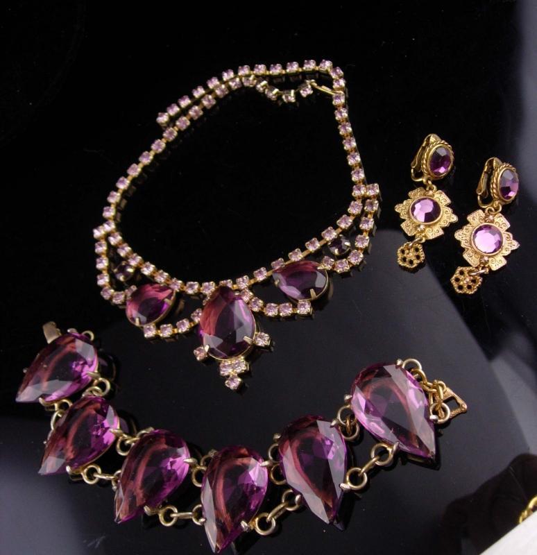 Vintage Purple statement bracelet / glass rhinestone necklace / amethyst color clip on earrings / gold demi parure / bib necklace