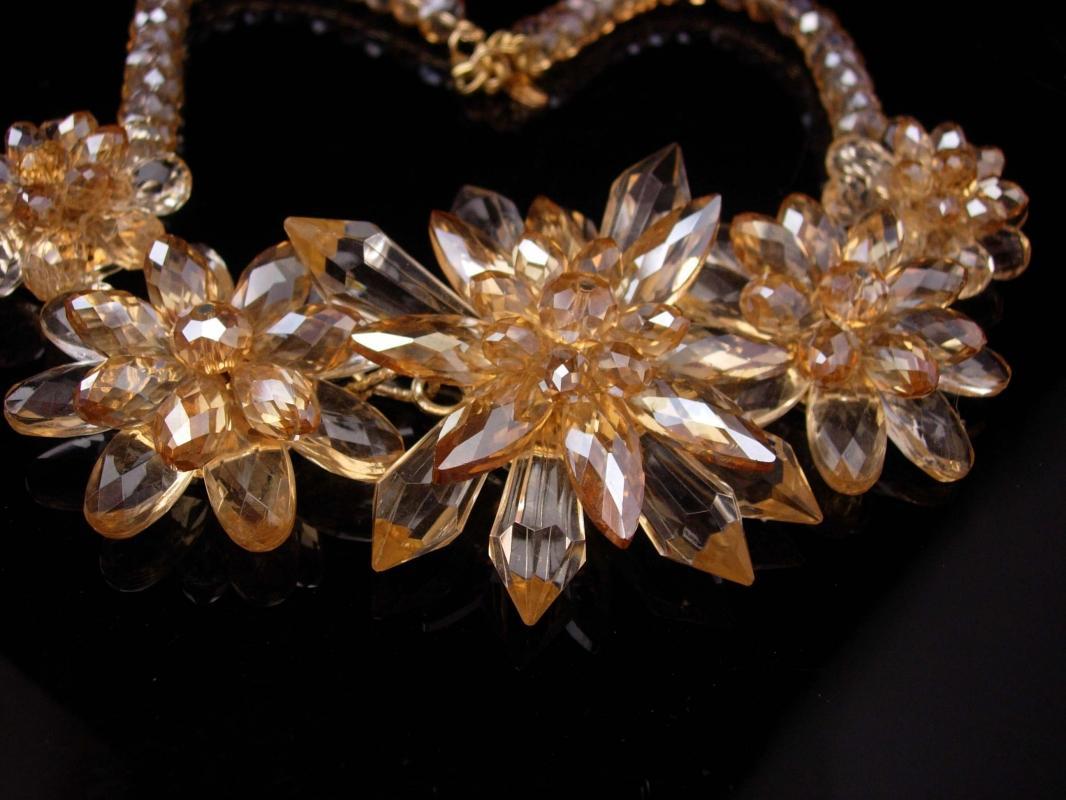 Runway necklace / huge statement choker / crystal faceted bib / flower bib / brilliant faceted glass / pale yellow jewelry / couture jewelry
