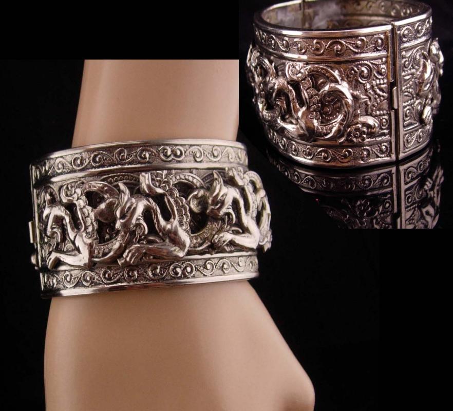 HUGE Bracelet / Dragon cuff / Vintage medieval winged Dragon / silver tone Bangle / Mythical creature Gothic renaissance revival