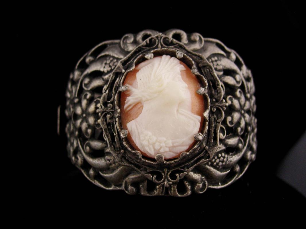 Antique Cameo Bracelet / genuine cameo / 2