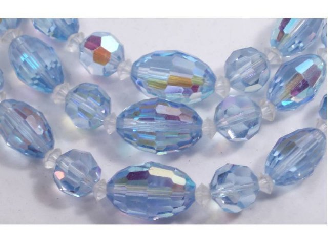 Vintage BLUE BIG GLASS NEcklace ER faceted