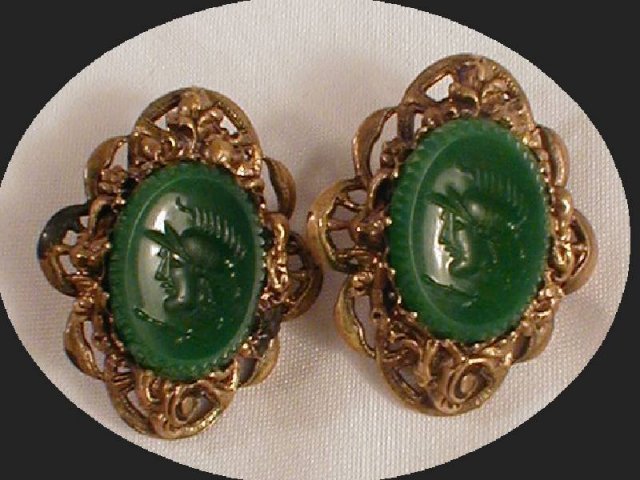 ANTIQUE Cameo Intaglio Screw oN earrings