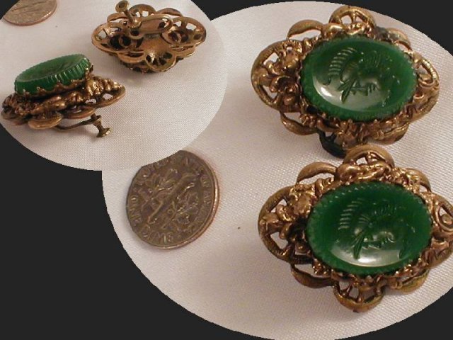 ANTIQUE Cameo Intaglio Screw oN earrings