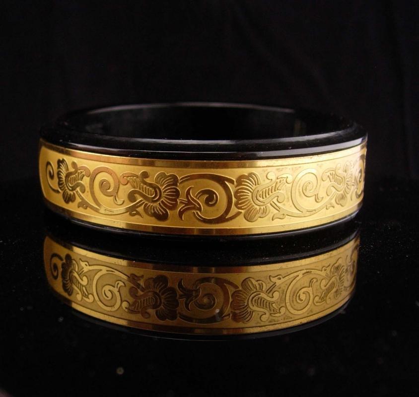 Hidden compartment bracelet / french compact / French Marlowe Parisienne / Antique slide Bracelet / Victorian wedding / bakelite bangle