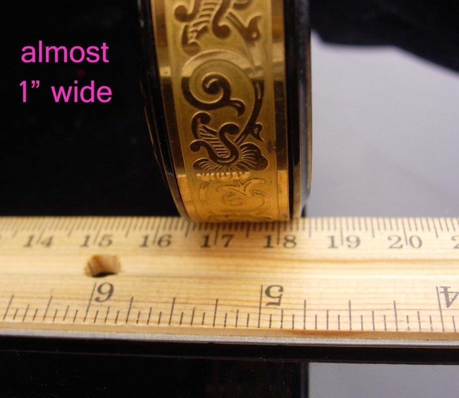 Hidden compartment bracelet / french compact / French Marlowe Parisienne / Antique slide Bracelet / Victorian wedding / bakelite bangle
