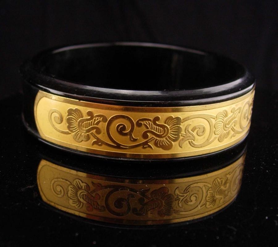 Hidden compartment bracelet / french compact / French Marlowe Parisienne / Antique slide Bracelet / Victorian wedding / bakelite bangle