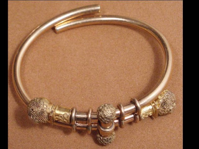Antique 1882 9KT rose Gold bracelet Victorian ETRUSCAN Ball Bypass hinged march21 estate jewelry