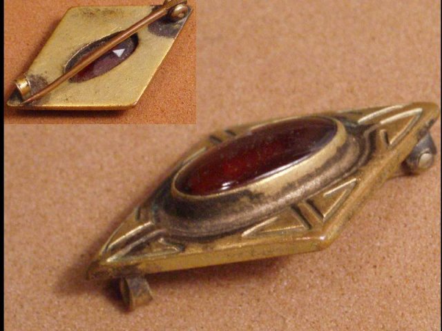 Victorian Vintage GOlden AMBER Classic BROOCH