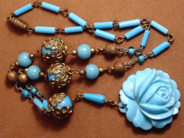 GORGEOUS Vintage CZECH GLASS necklace