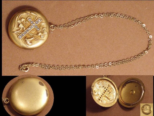 Antique 9kt GOld Nouveau MEMORIAL Locket