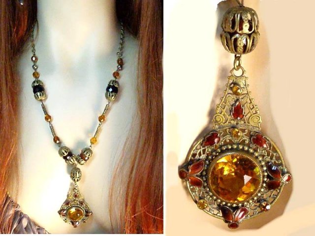 Vintage NICE Enamel Czech GLASS NECKLACE