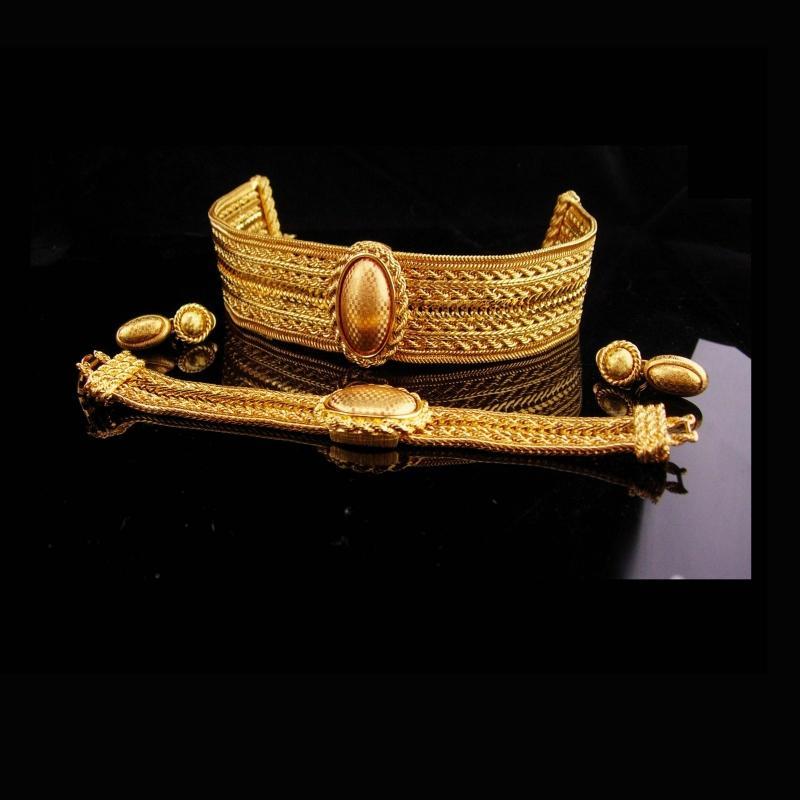 RARE Monet parure / Victorian choker / vintage statement Necklace / Egyptian gold mesh bracelet / clip on earrings / Collar and Bracelet