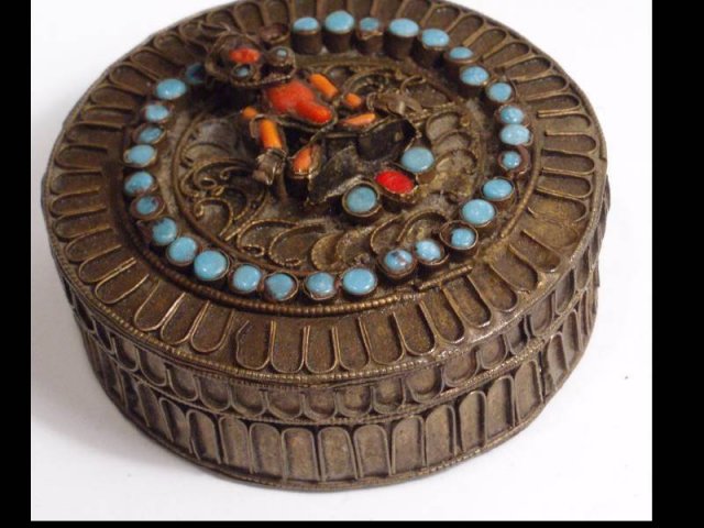 Primitive CORAL Goddess etruscan SNUFF box