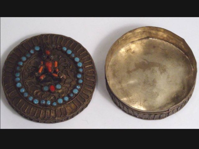 Primitive CORAL Goddess etruscan SNUFF box