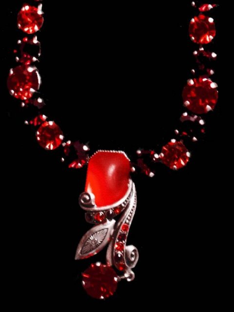 RICH RED DROP necklace UNUSUAL CHAIN PRETTY