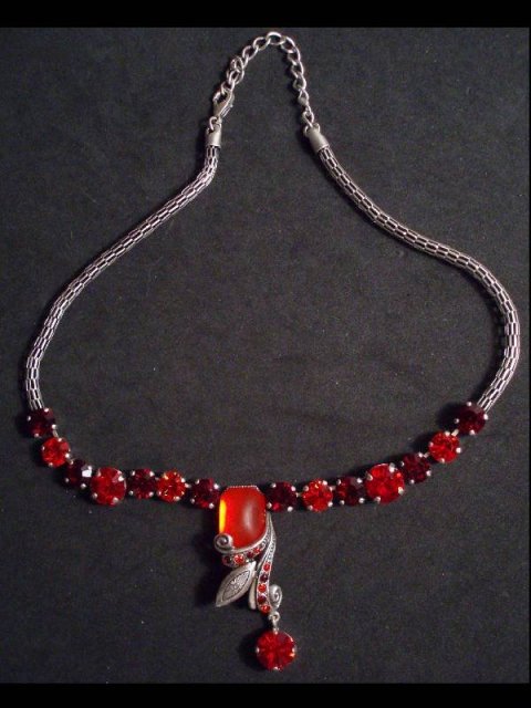 RICH RED DROP necklace UNUSUAL CHAIN PRETTY