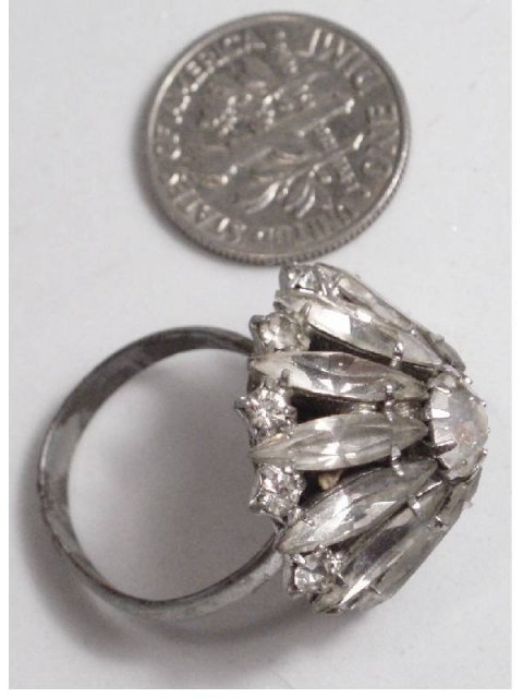 STRIKING Baguette deco COCKTAIL GLITZY ring