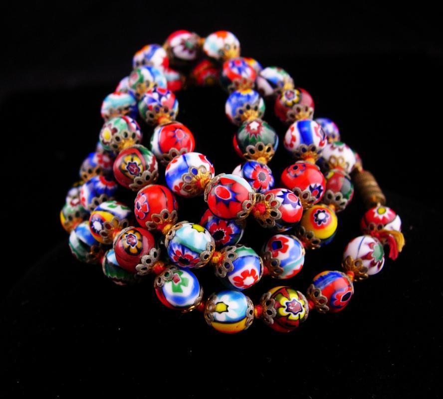 1920s millefiori necklace / vintage glass choker / Hand knotted necklace / Italian Glass / 25