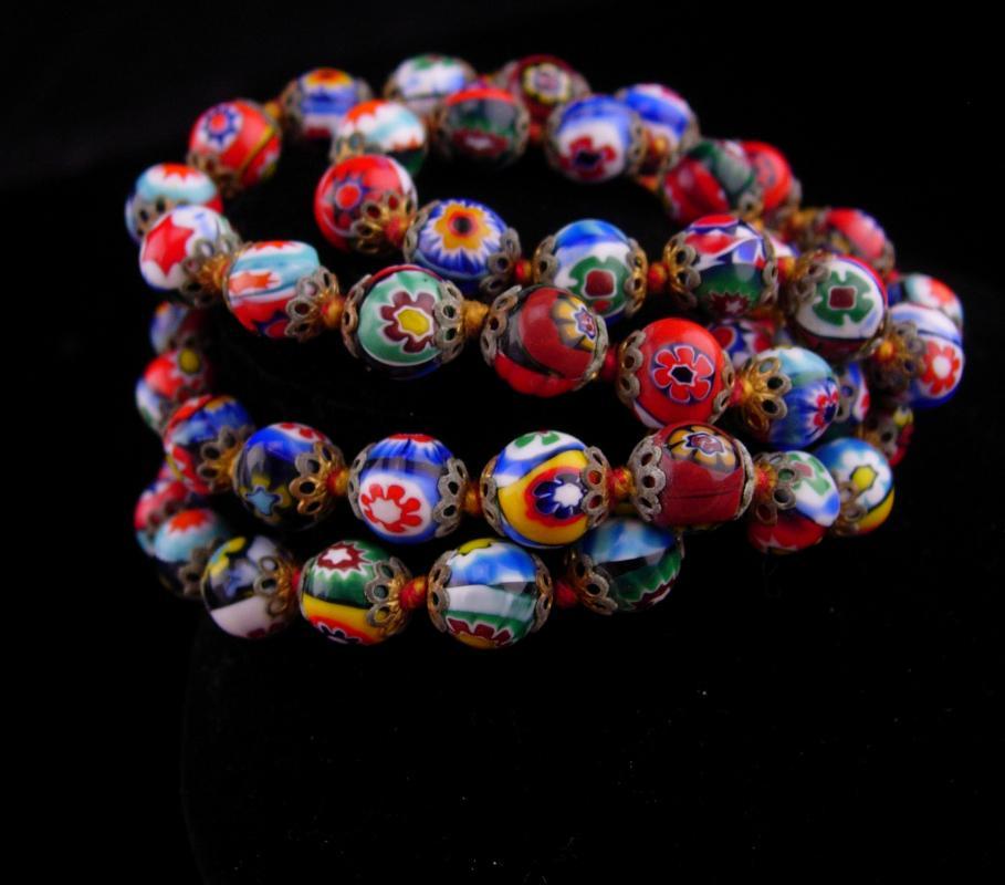 1920s millefiori necklace / vintage glass choker / Hand knotted necklace / Italian Glass / 25