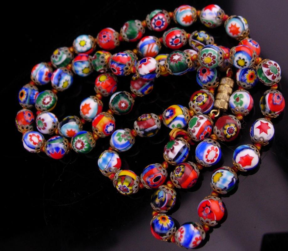1920s millefiori necklace / vintage glass choker / Hand knotted necklace / Italian Glass / 25
