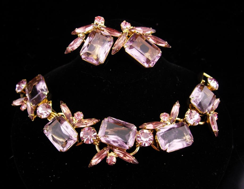 Dripping In purple / Vintage Juliana bracelet / clip on earrings / cluster bracelet set / Amethyst glass / demi parure / estate jewelry