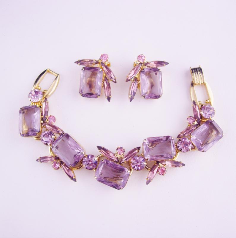 Dripping In purple / Vintage Juliana bracelet / clip on earrings / cluster bracelet set / Amethyst glass / demi parure / estate jewelry