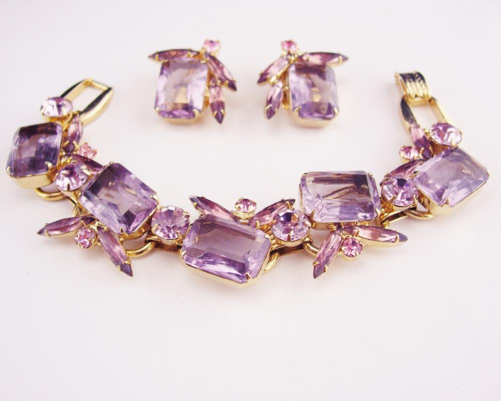 Dripping In purple / Vintage Juliana bracelet / clip on earrings / cluster bracelet set / Amethyst glass / demi parure / estate jewelry