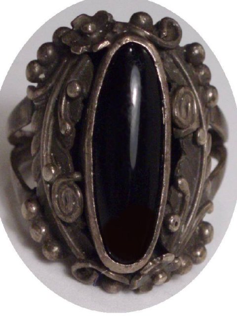 STUNNING SIGNED Nouveau LEAF Nakai RING