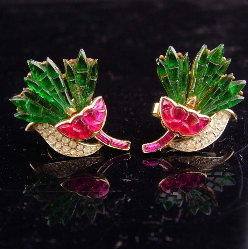 Vintage Crown Trifari Earrings / pink carnation flowers / Alfred Philippe Invisibly clip on / Signed estate rhinestone jewelry