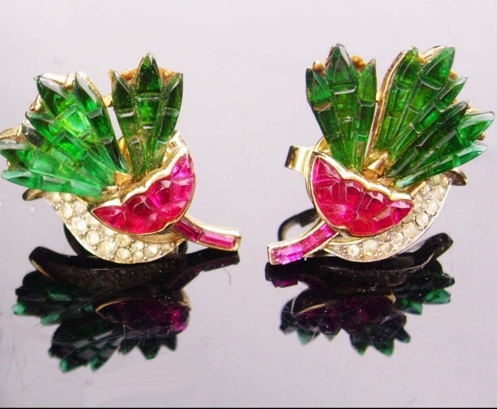 Vintage Crown Trifari Earrings / pink carnation flowers / Alfred Philippe Invisibly clip on / Signed estate rhinestone jewelry