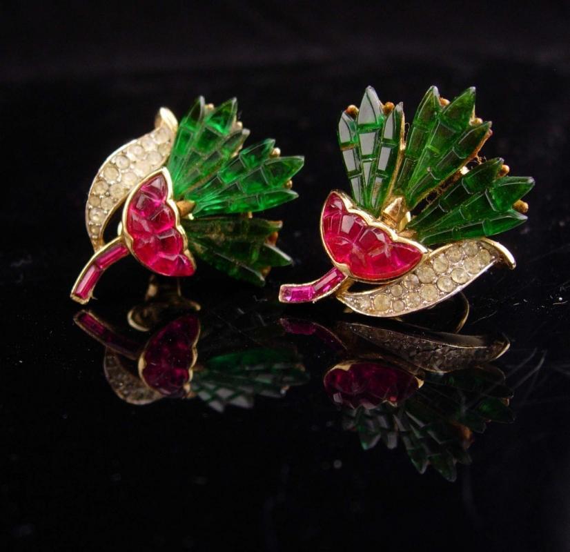 Vintage Crown Trifari Earrings / pink carnation flowers / Alfred Philippe Invisibly clip on / Signed estate rhinestone jewelry