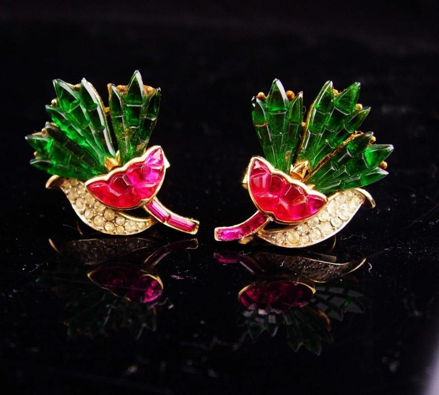 Vintage Crown Trifari Earrings / pink carnation flowers / Alfred Philippe Invisibly clip on / Signed estate rhinestone jewelry