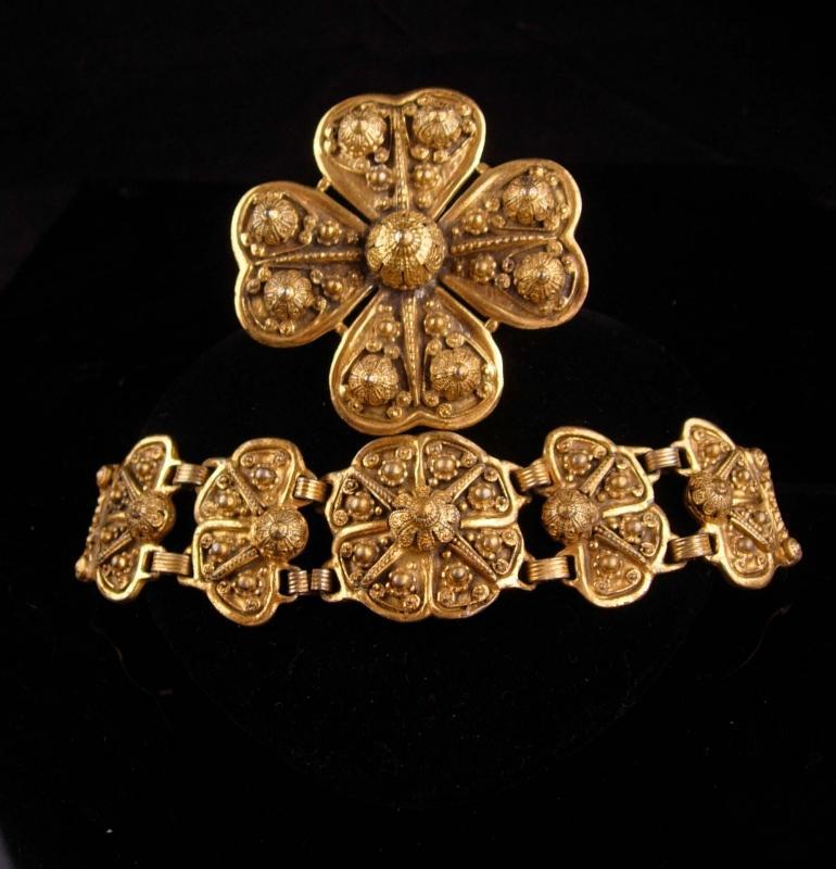 HUGE ornate ETRUSCAN set / Egyptian REvival bracelet / heavy GILT brooch / demi Parure / gold plate Bracelet BRooch / Signed etrusceana