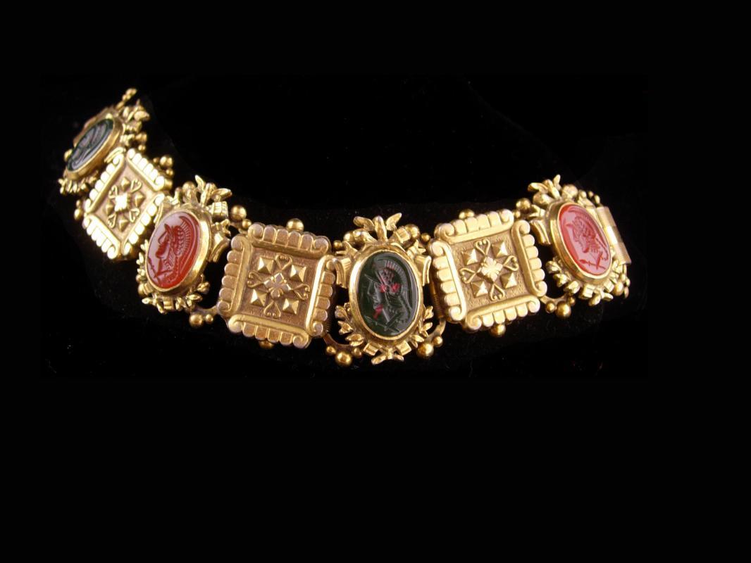 Antique Bookchain bracelet / Victorian bracelet / Bloodstone cameo / Edwardian jewelry / renaissance revival / Vintage costume jewelry