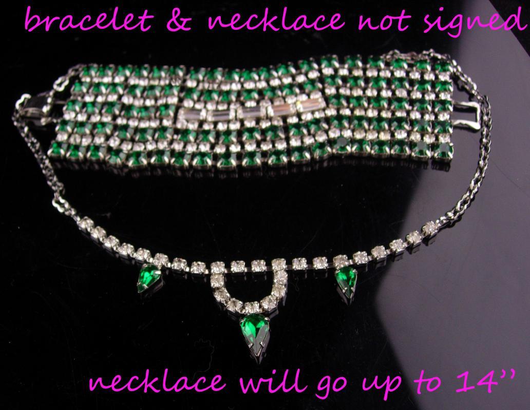 Vintage Dramatic parure - HUGE bracelet - 206 GREEN rhinestones bracelet - starburst brooch - clip on earrings - Rhinestone drop necklace