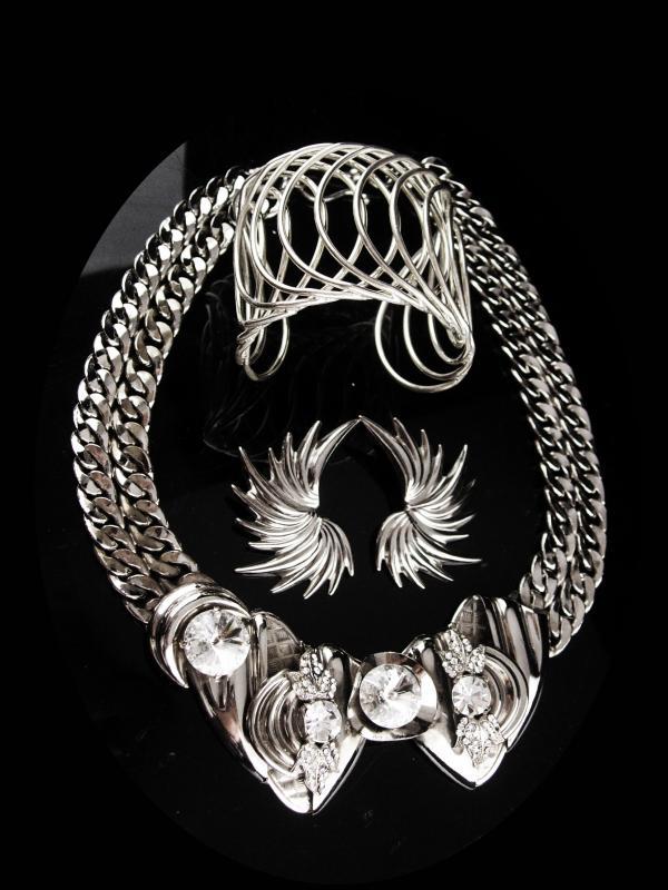 Huge runway necklace - oversize cuff bracelet - Wing earrings - modernist jewelry / vintage parure - silver artist - rhinestone choker