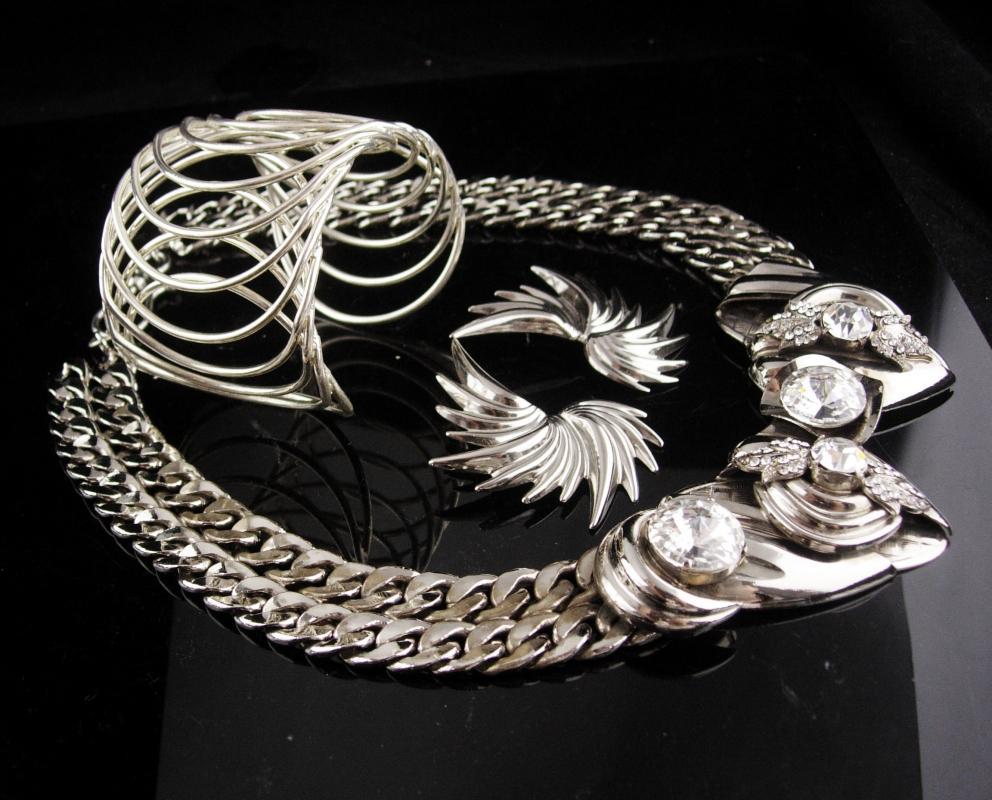 Huge runway necklace - oversize cuff bracelet - Wing earrings - modernist jewelry / vintage parure - silver artist - rhinestone choker