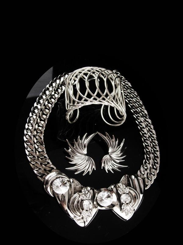 Huge runway necklace - oversize cuff bracelet - Wing earrings - modernist jewelry / vintage parure - silver artist - rhinestone choker