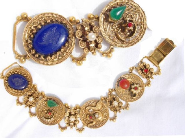 Gothic jewel snake Cameo bookchain bracelet