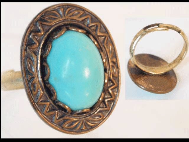 Vintage relief turquoise cabachon Deco ring